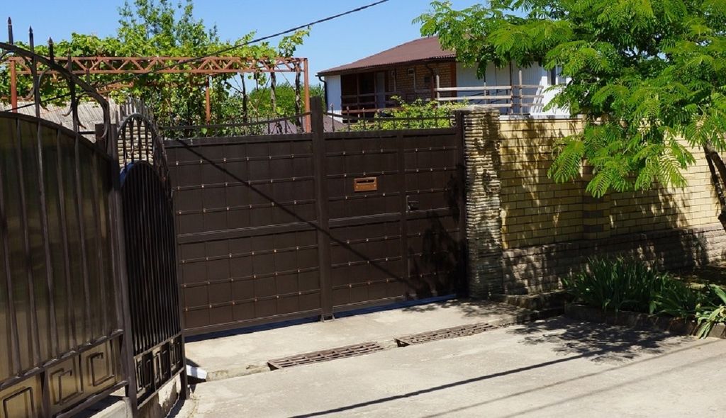 Отель Отель На Рабочей 51 — Кучугуры