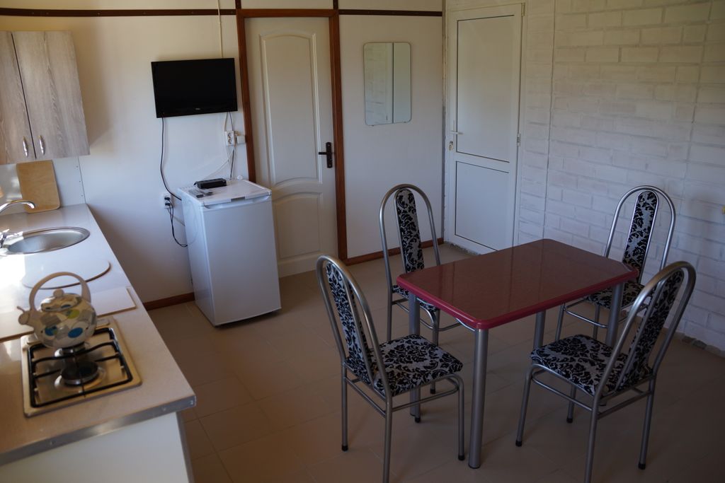 Отель Отель На Рабочей 51 — Кучугуры