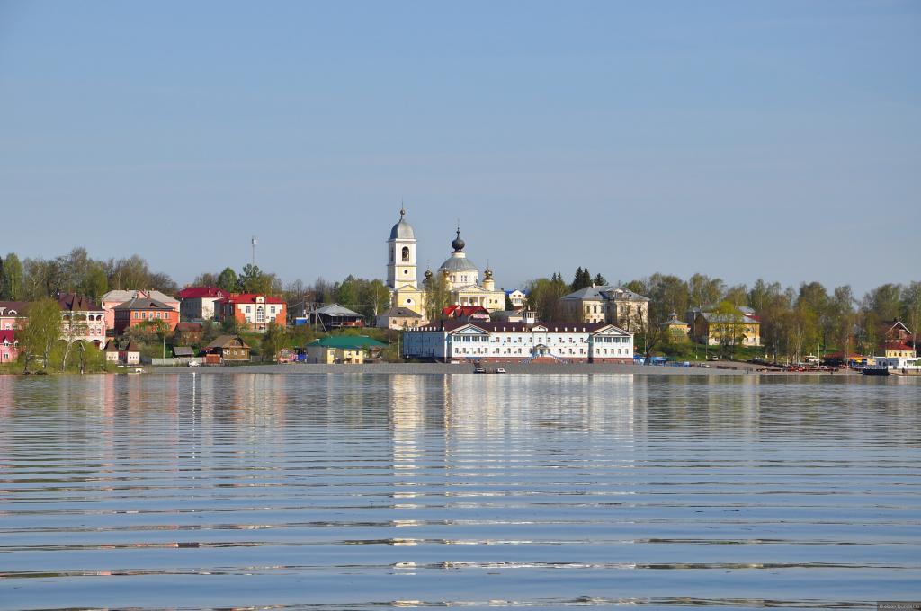 Вид с противоположного берега р. Волга