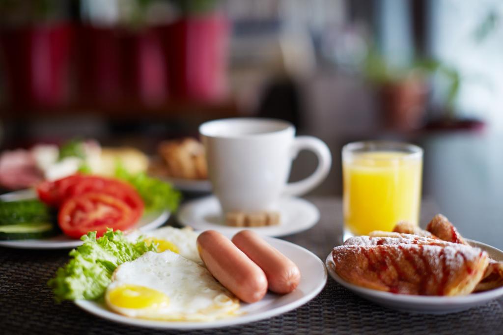Рабочий завтрак. Полупансион завтрак. Шведский завтрак. Роскошный завтрак. Утро завтрак.