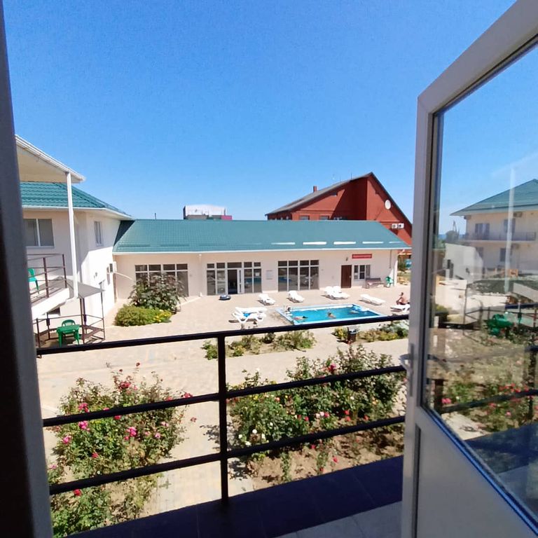 Гостевой дом Гостевой дом Султан с бассейнами — Кучугуры