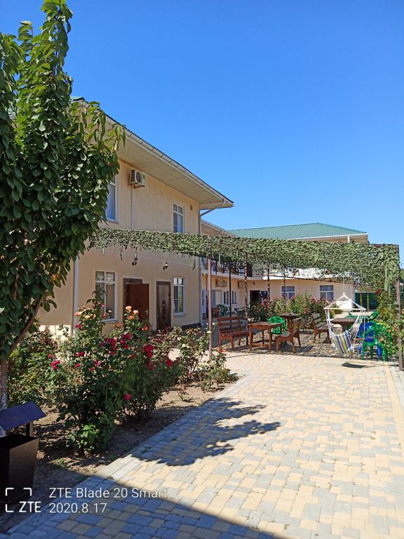 Гостевой дом Гостевой дом Султан с бассейнами — Кучугуры