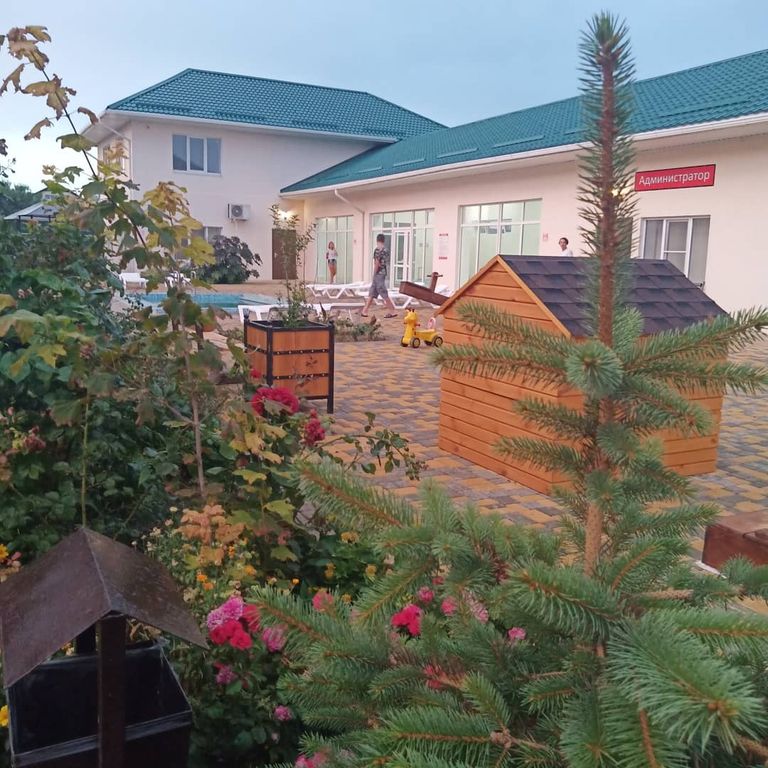 Гостевой дом Гостевой дом Султан с бассейнами — Кучугуры