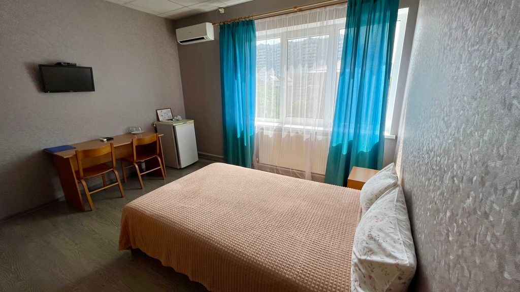 Двухместный номер с 1 кроватью Бюджетный Эконом с общим с/у на 4 комнаты