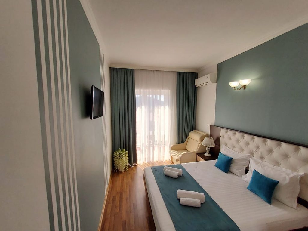 Двухместный номер с 1 кроватью фасад с балконом