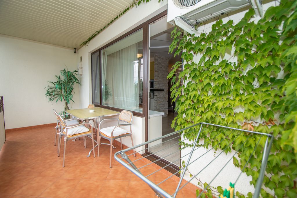 Трёхместный улучшенный с видом на море