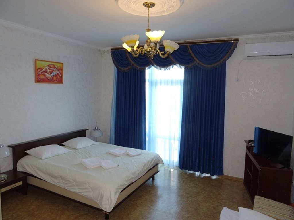 Трёхместный номер стандарт с видом на море