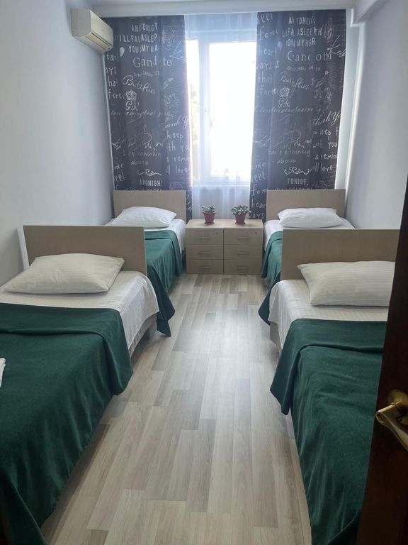 Четырёхместный номер стандарт с видом на город