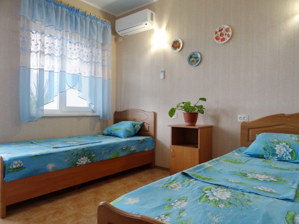 Трёхместный номер улучшенный с видом на море