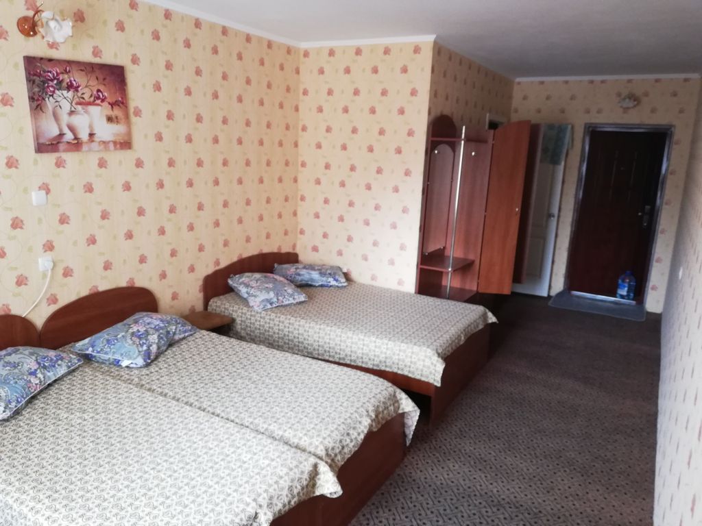 Четырёхместный номер улучшенный с видом на горы