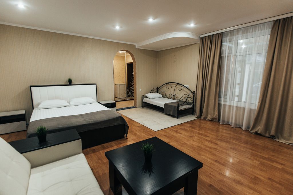 Трёхместный номер семейный полулюкс