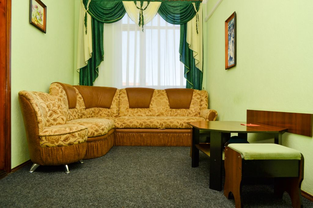 Четырёхместный номер люкс