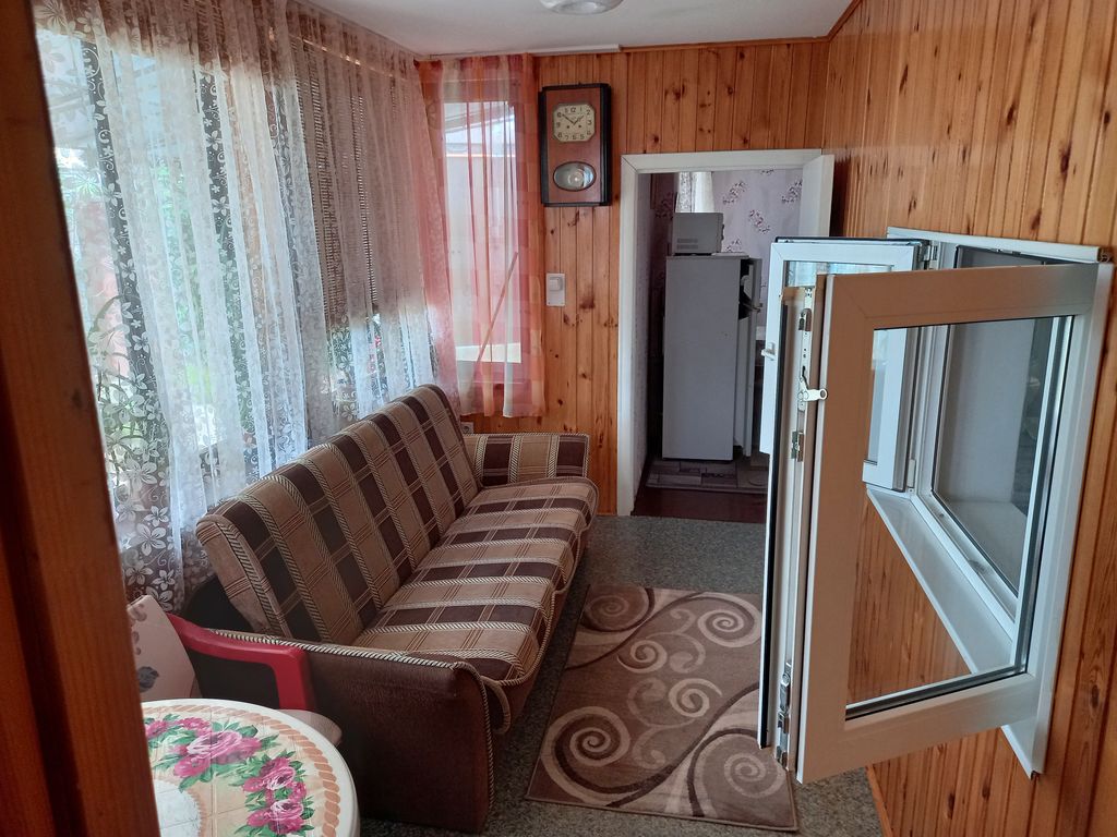 Целый этаж в доме посуточно, Севастополь, Людмилы Бобковой улица, 7/40, объявление 566409 - Суточно.ру