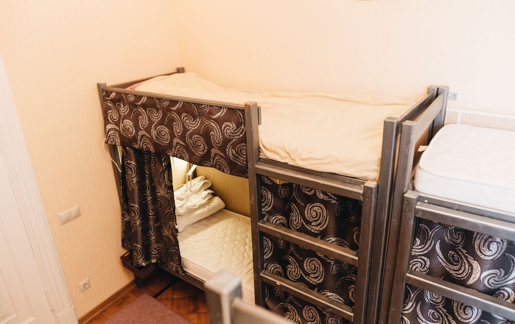 Многоместный смешанный номер нижний ярус в 8ми местном смешанном номере