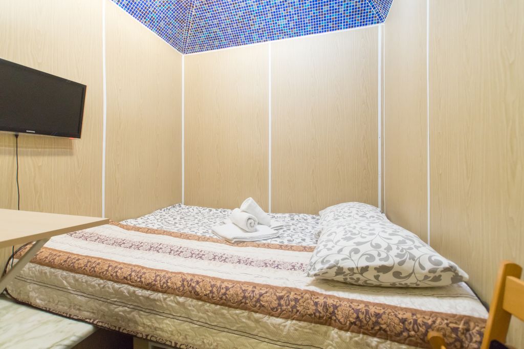 Двухместный номер с 1 кроватью эконом без окна