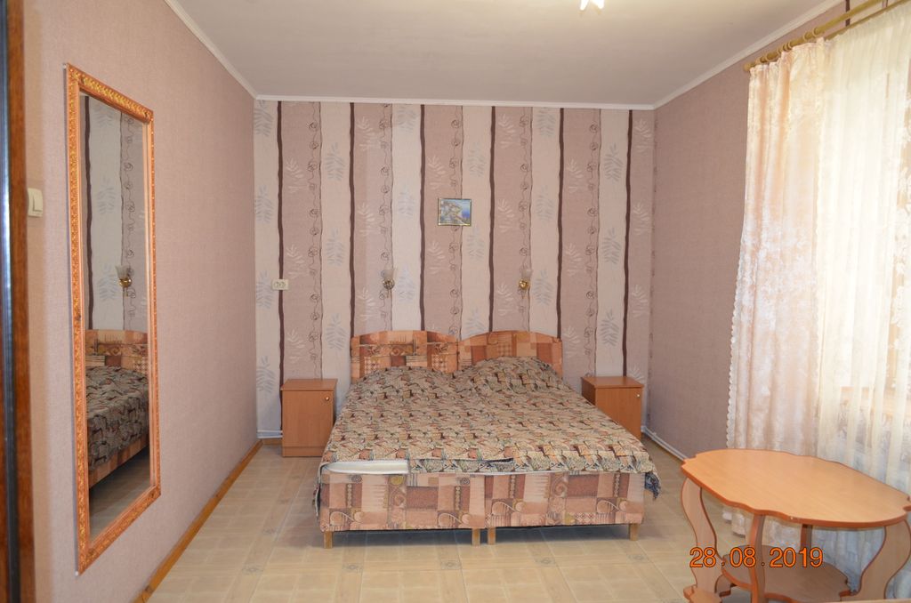 Четырёхместный номер полулюкс