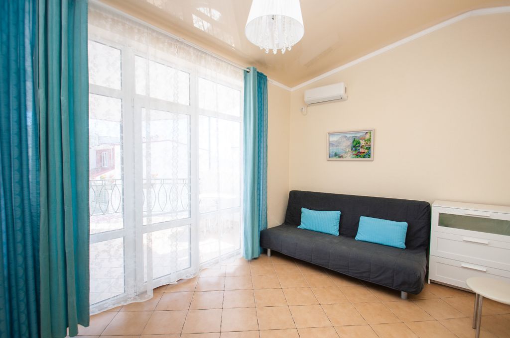 Апартаменты с террасой и боковым видом на море Астра 5