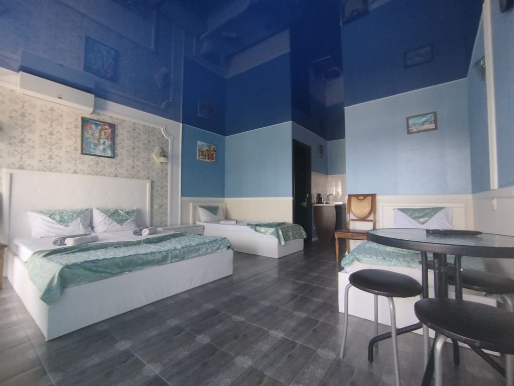 Четырёхместный номер люкс с видом на море