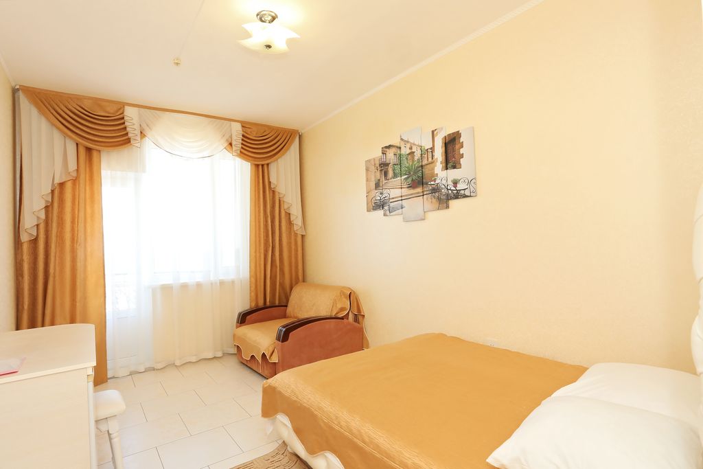 Трёхместный номер люкс