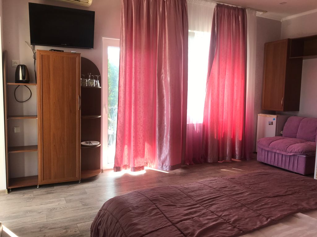 Трёхместный номер стандарт с видом на море