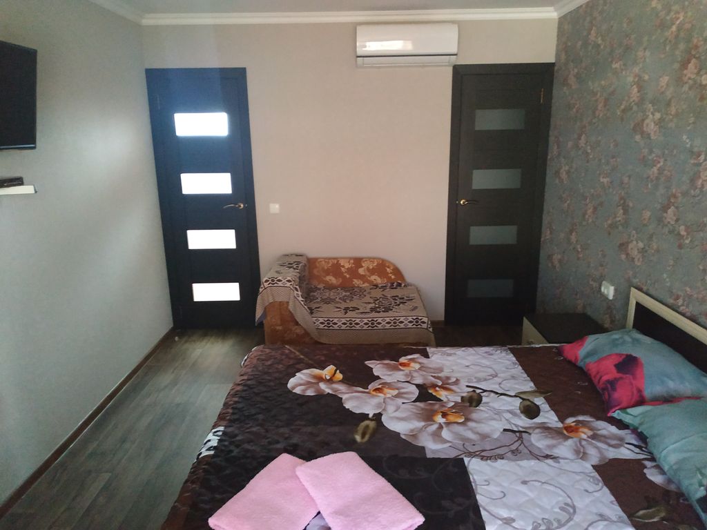 Трёхместный номер люкс с видом на горы