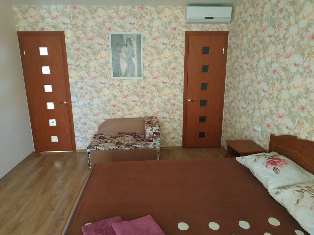 Трёхместный номер люкс с видом на горы