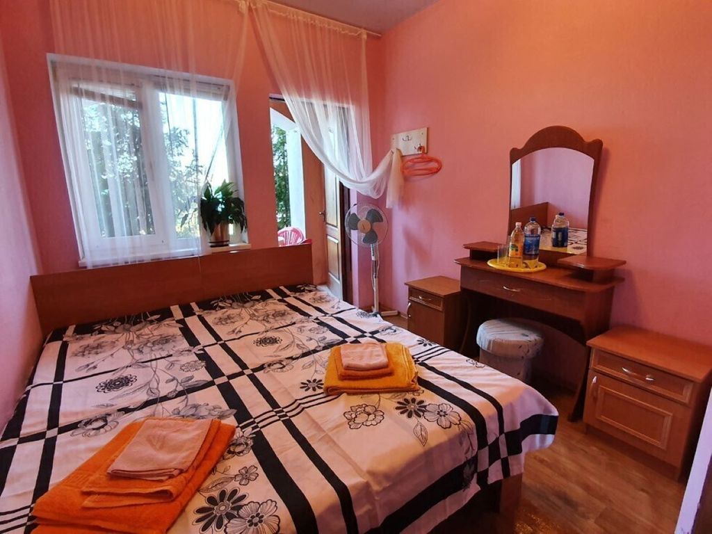 Трёхместный номер с террасой