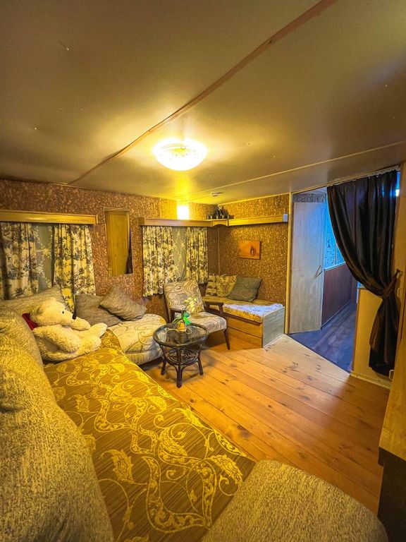 Дом Ретро дача с верандой