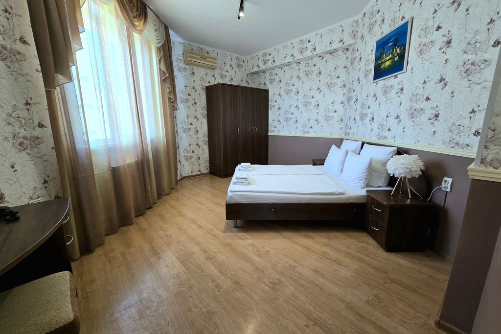 Семейный номер двухкомнатный с диваном