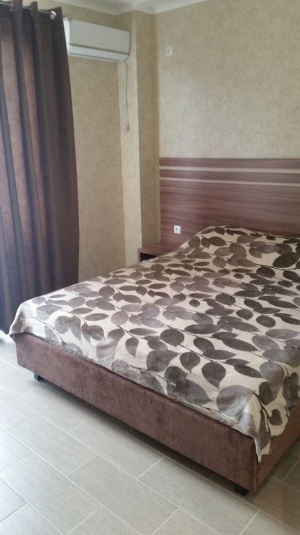 Двухместный номер с 1 кроватью без балкона с видом на горы и двор