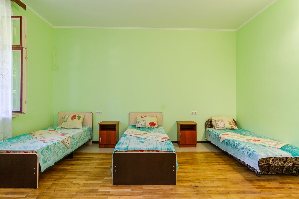 Трёхместный номер  № 6 стандарт