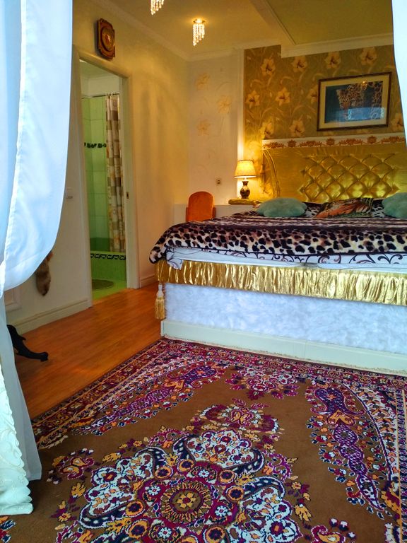 Трёхместный номер улучшенный с видом на горы