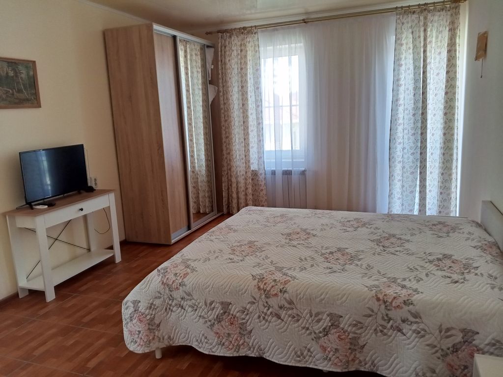 Четырёхместный номер люкс с балконом вид на горы