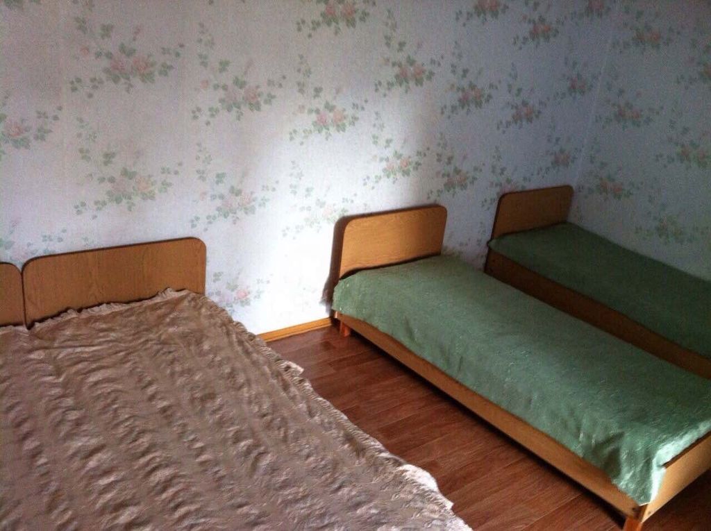 Четырёхместный номер эконом с туалетом и душем