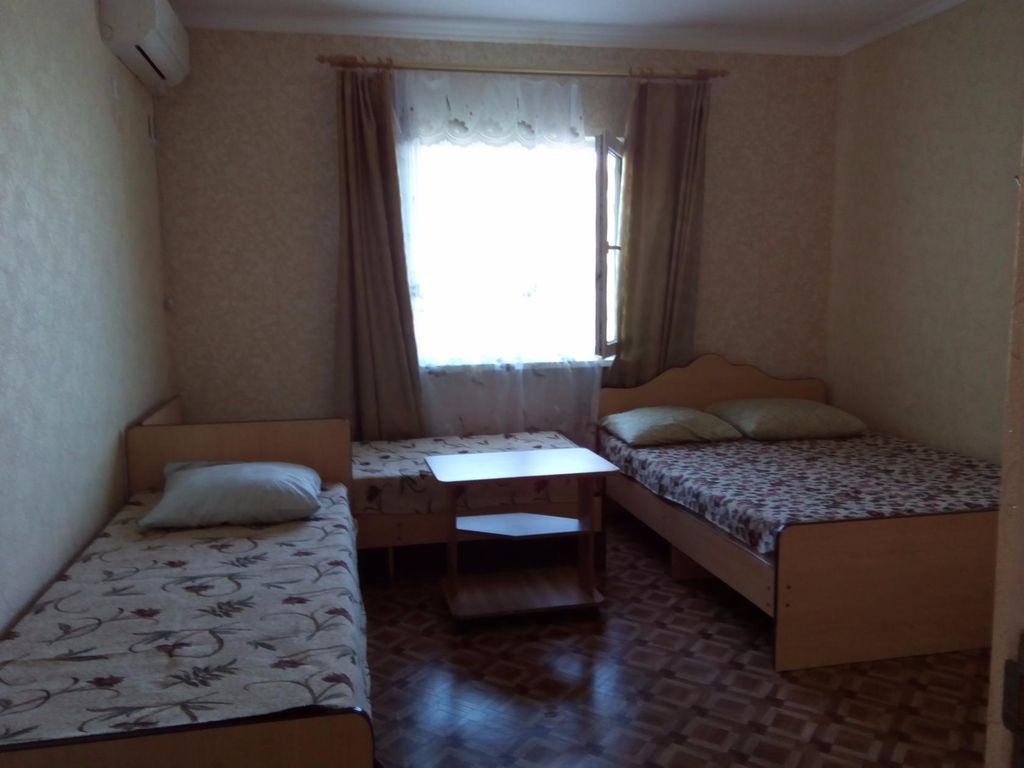 Четырёхместный номер эконом с видом на море