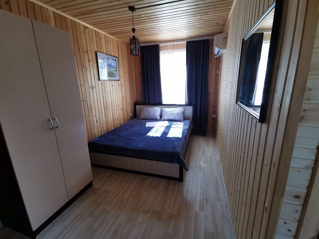 Апартаменты двухкомнатный с кухней на 3 этаже