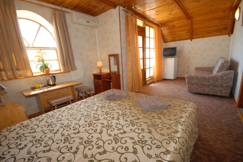 Семейный номер улучшенный с видом на море