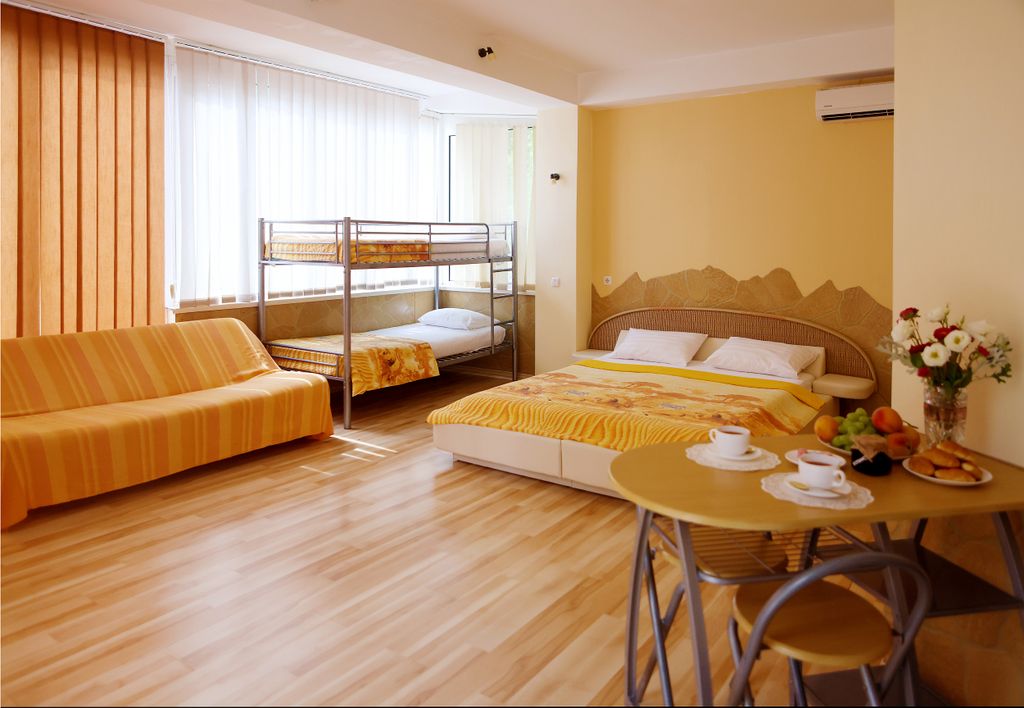 Семейный номер студио с террасой