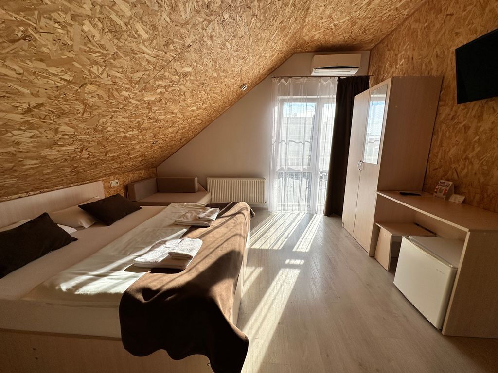 Трёхместный номер (мансарда)