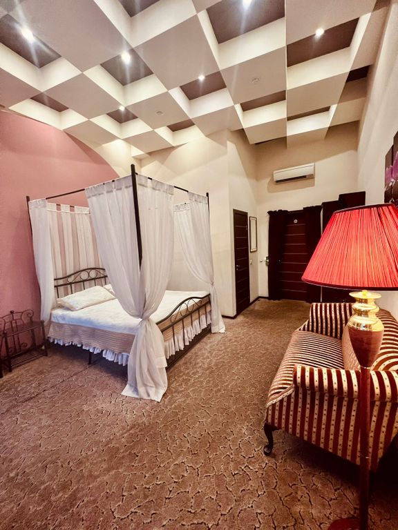 Двухместный номер с 1 кроватью с окнами на центр Невского проспекта