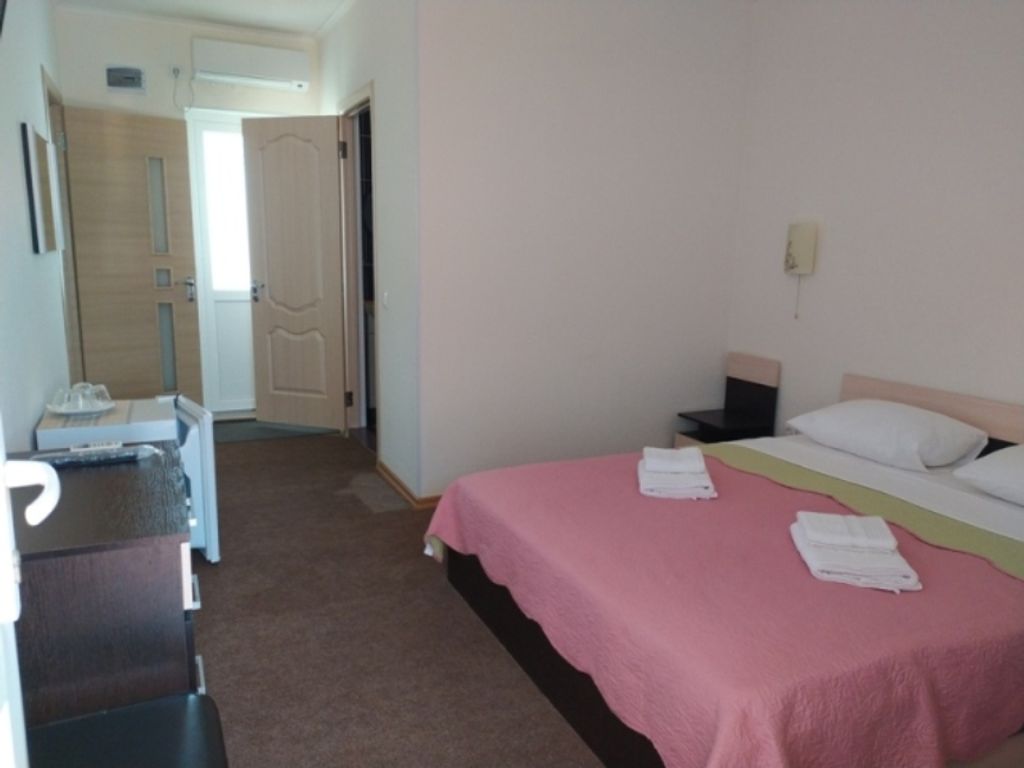 Семейный номер двухкомнатный четырехместный