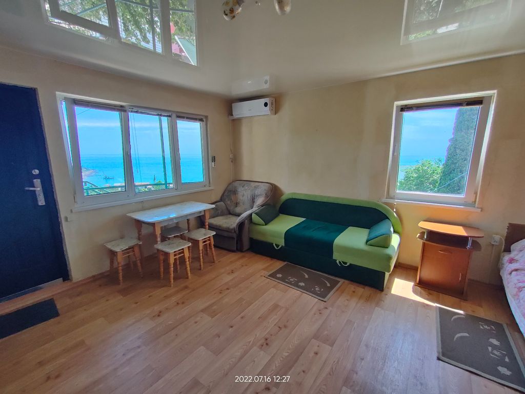 Трёхместный с видом на море