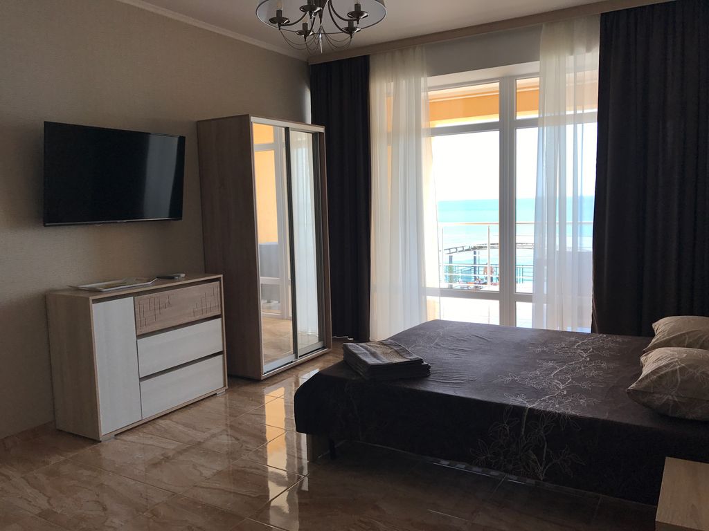 Апартаменты двухкомнатный с видом на море