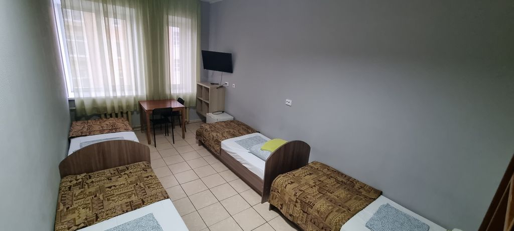 Четырёхместный номер Четырехместный эконом с общей ванной комнатой