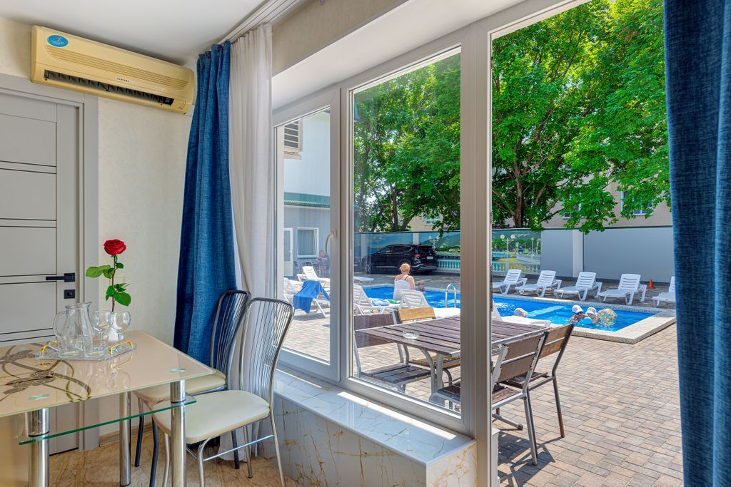 Апартаменты 2-комнатные с кухней и террасой