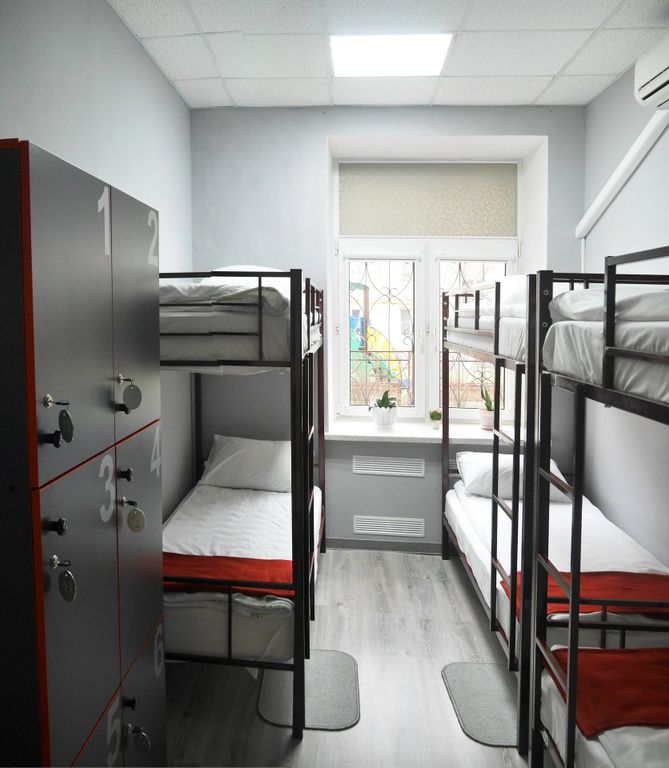 Многоместный мужской номер кровать в мужском шестиместном номере #4