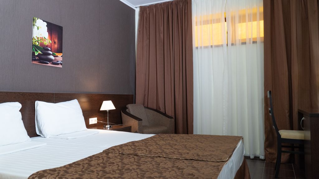 Двухместный номер с 1 кроватью стандарт эконом, цокольный этаж