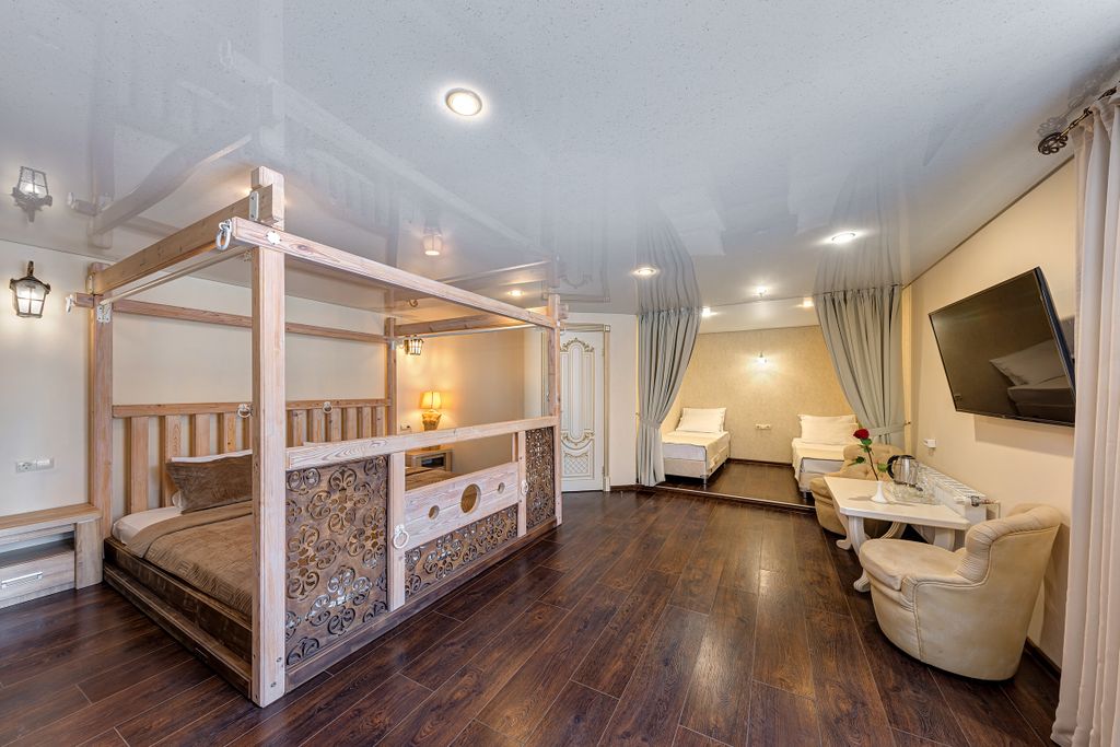 Четырёхместный номер стандарт с балконом