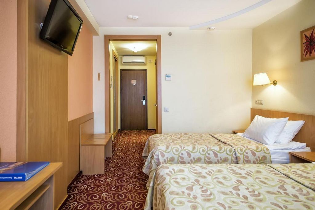 Двухместный номер с 2 отдельными кроватями улучшенный