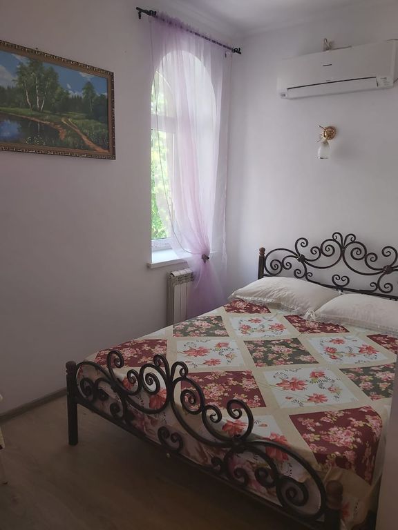 Трёхместный номер с ванной комнатой